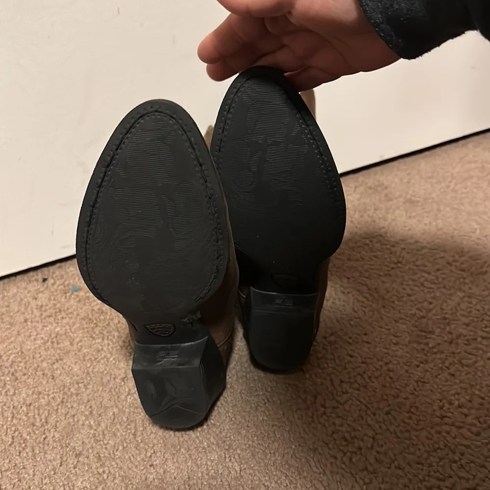 Ariat Western Boots - Picture 4 of 5